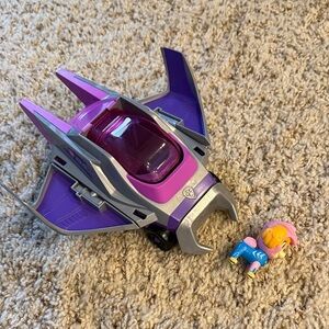 Paw Patrol Aqua Pups Skye Purple and Gray Manta Ray with Figure